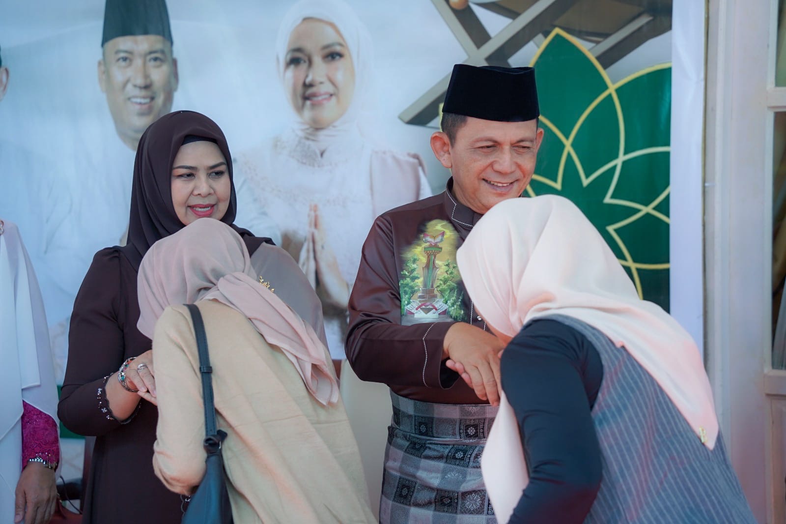 Open House Idul Fitri Hari ke-2, Gubernur Ansar Sambut Hangat Warga Kepri di Gedung Daerah