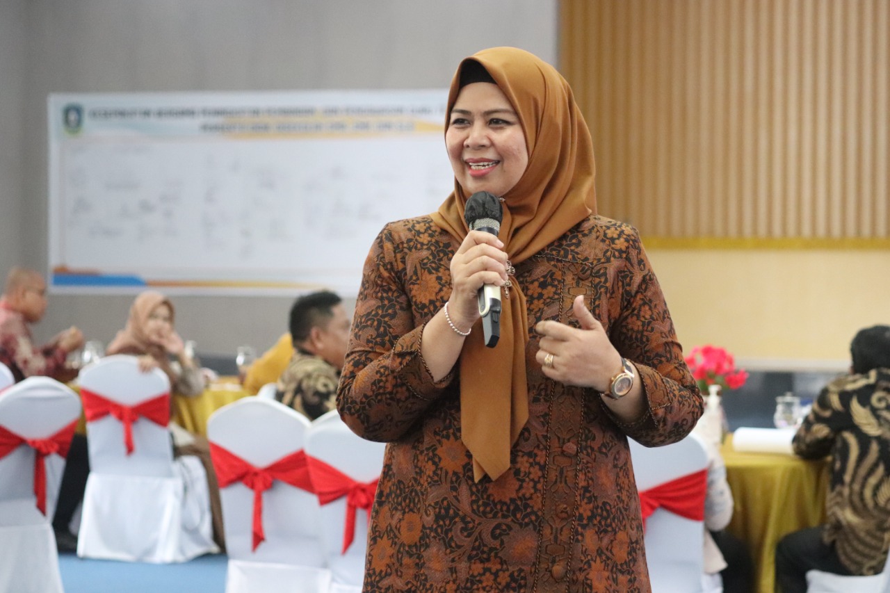 Dewi Ansar Buka Sosialisasi Peningkatan, Pembinaan dan Pengawasan Untuk Guru