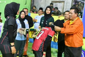 Gubernur Cup Bola Voli Kategori Putri U-23 Zona Kota Tanjungpinang 2024 Resmi Ditutup Oleh Gubernur Ansar