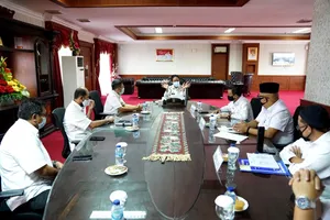 Plt Gubernur: Di Masa Covid PLN Tidak Boleh Memutus Listrik Pelanggan yang Nunggak