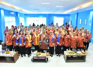 Penasehat  DWP KKP dan Ketua TP PKK Provinsi Kepri Kunjungi PSDKP Batam