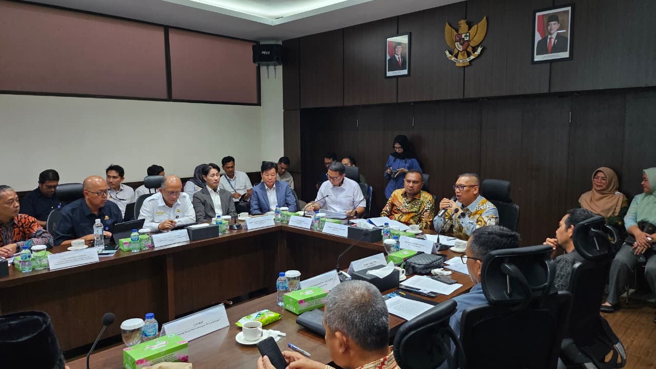 Wagub Nyanyang Dampingi Komite II DPD RI Bahas Aspirasi Penerbangan di Kepri