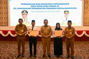 243 dari 264 Formasi PPPK Guru Tahap II Terisi, Gubernur Ansar Serahkan SK