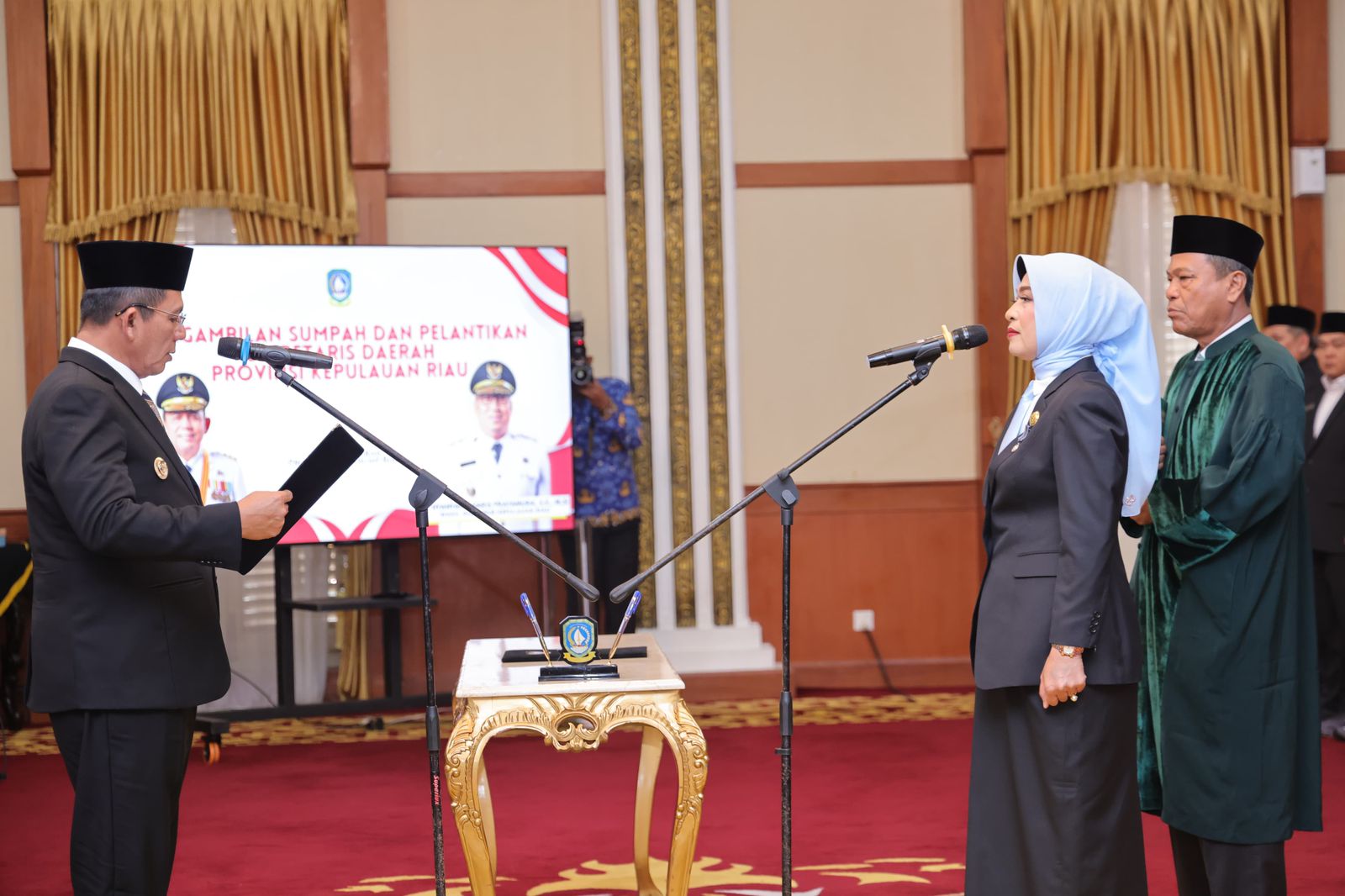 Gubernur Ansar Lantik Misni sebagai Sekda Definitif Kepri, Perempuan Pertama Pegang Tongkat Komando Birokrasi
