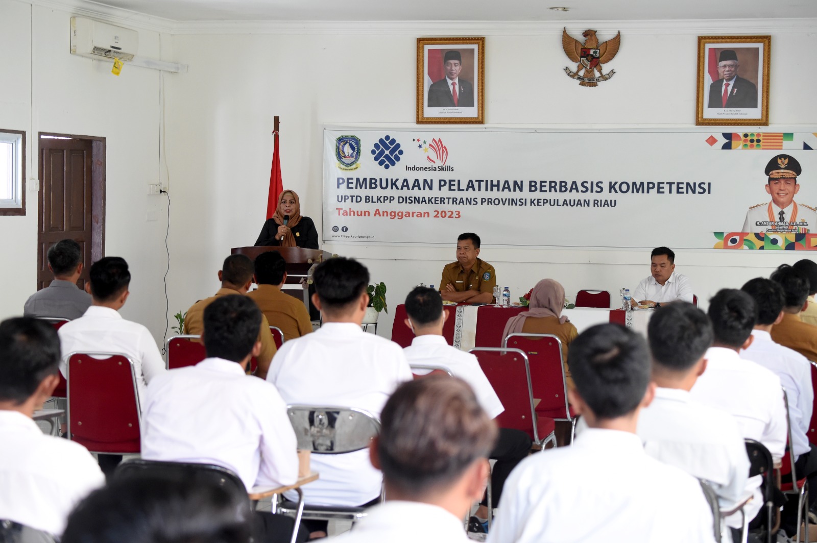 Dewi Ansar Resmi Buka Kegiatan Pelatihan Kerja Berdasarkan Kompetensi Bagi Tenaga Kerja Kepri