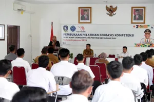 Dewi Ansar Resmi Buka Kegiatan Pelatihan Kerja Berdasarkan Kompetensi Bagi Tenaga Kerja Kepri
