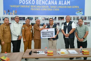 Wagub Nyanyang Serahkan Bantuan Kepri untuk Korban Bencana di Sumut