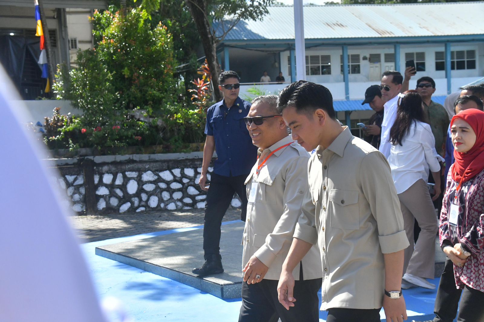 Mengawali Kunjungannya di Kepri Wapres Gibran Tinjau Program MBG di SMKN 1 Batam