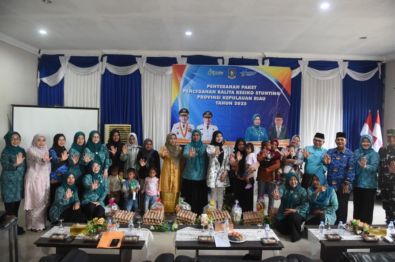 Dewi Ansar Salurkan 202 Paket Nutrisi untuk Cegah Stunting di Bintan