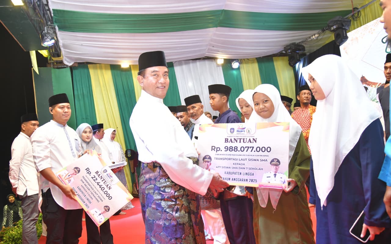 Menko Yusril Ajak Warga Jaga Keislaman dan Kemelayuan pada Tabligh Akbar di Lingga
