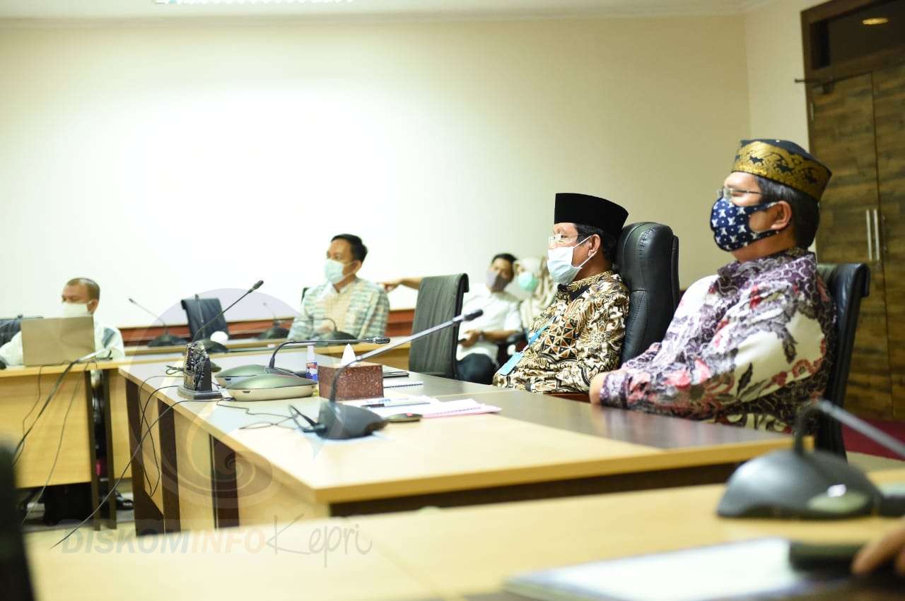 Isdianto Sampaikan LKPj Kepala Daerah Provinsi Kepri TA 2019