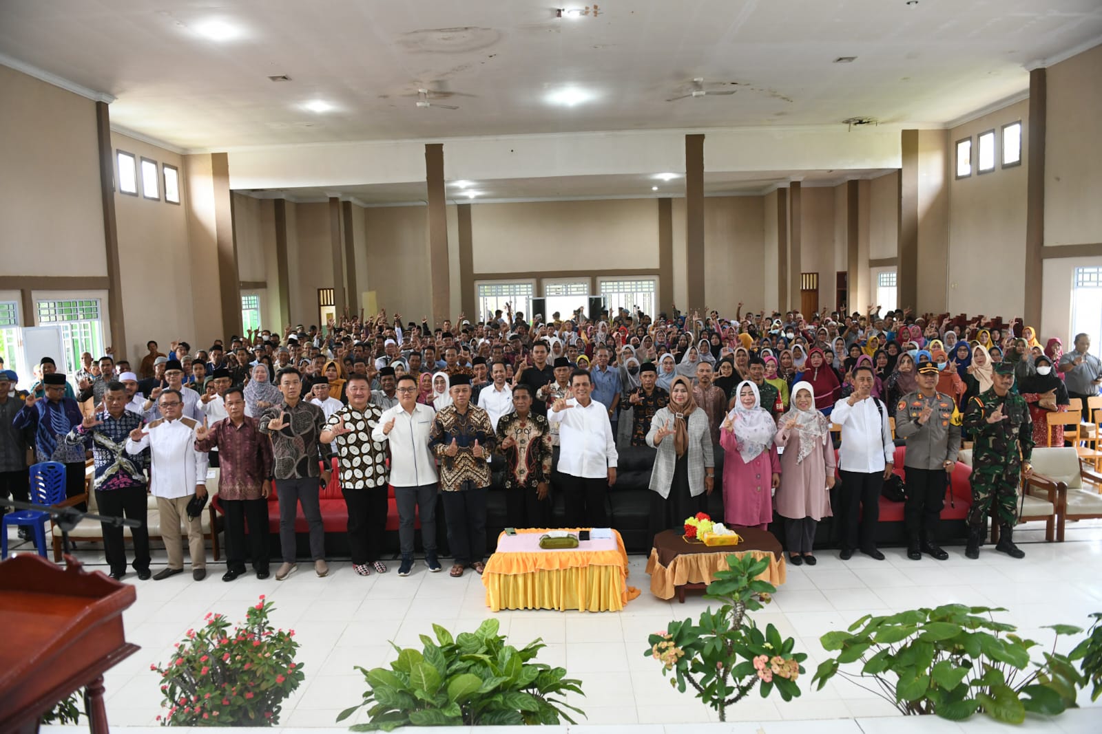 Serahkan Berbagai Bantuan di Lingga, Ansar Ingin Semua Jenis Bantuan Masyarakat Terdistribusikan Sebelum Lebaran