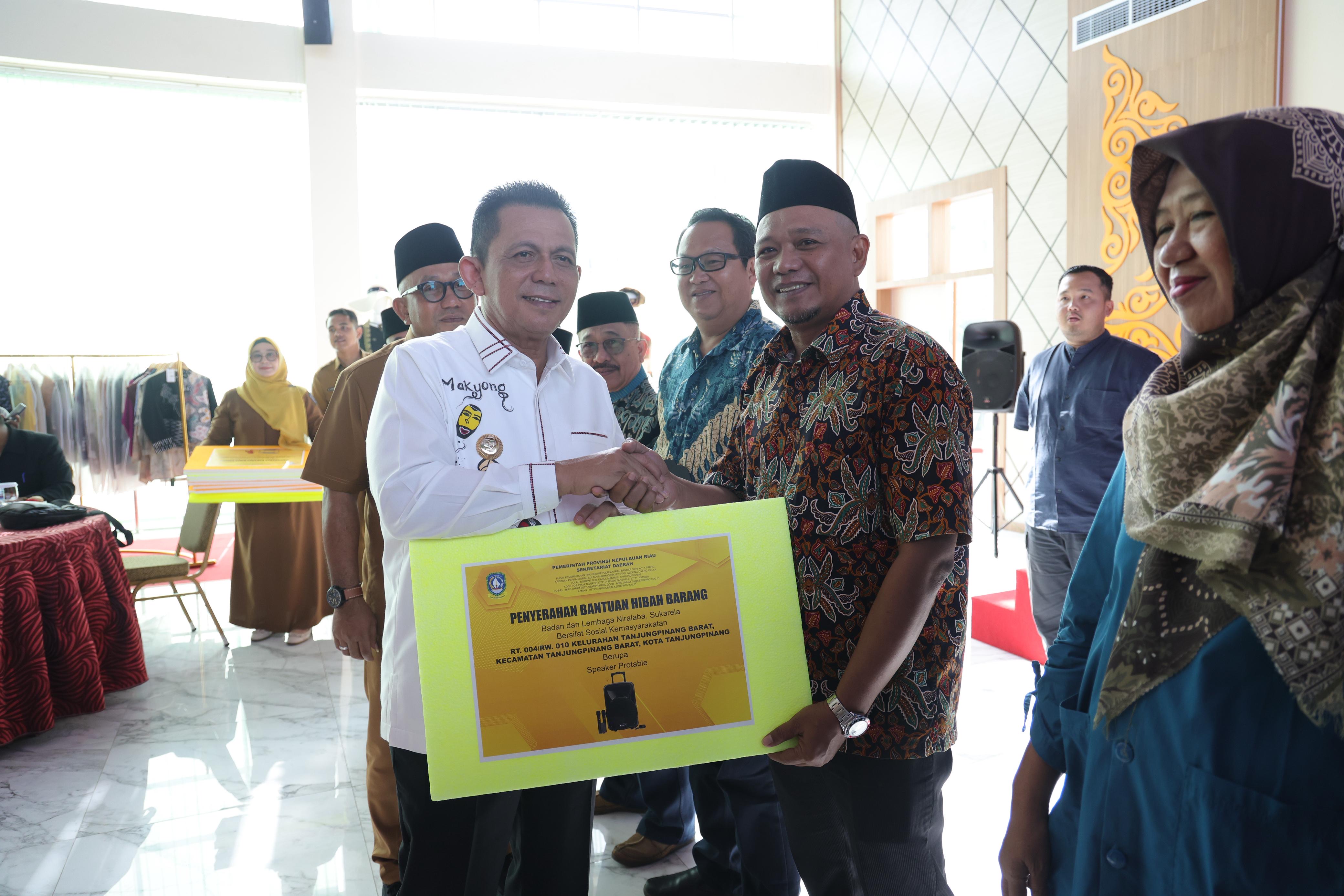 Pemprov Kepri Salurkan 21 Bantuan Hibah untuk Masyarakat, Organisasi dan Rumah Ibadah di Tanjungpinang