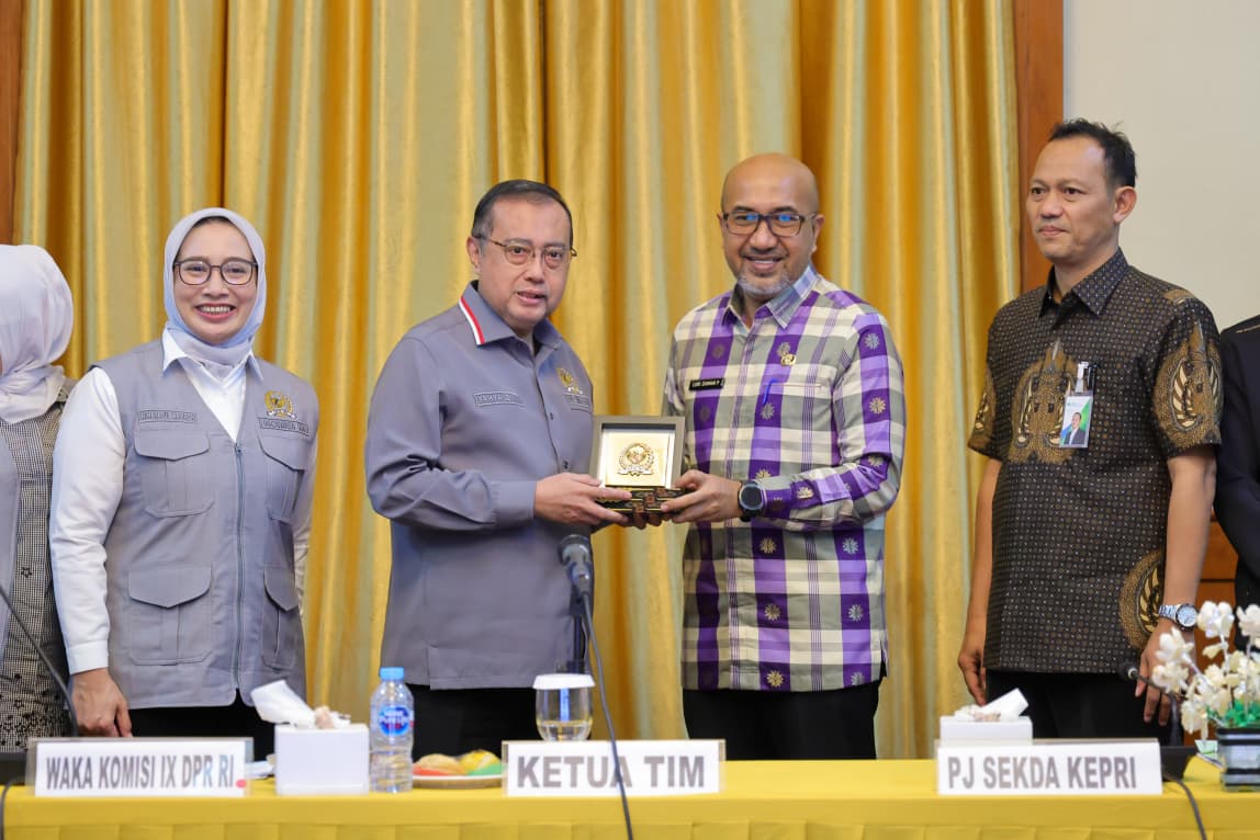 Pj Sekda Kepri Paparkan Kinerja dan Tantangan Strategis di Hadapan Komisi IX DPR RI