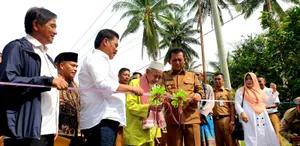 Ansar Resmikan Jalan Trans Batubi - Klarik di  Natuna, Untuk Mendongkrak Perekonomian Masyarakat