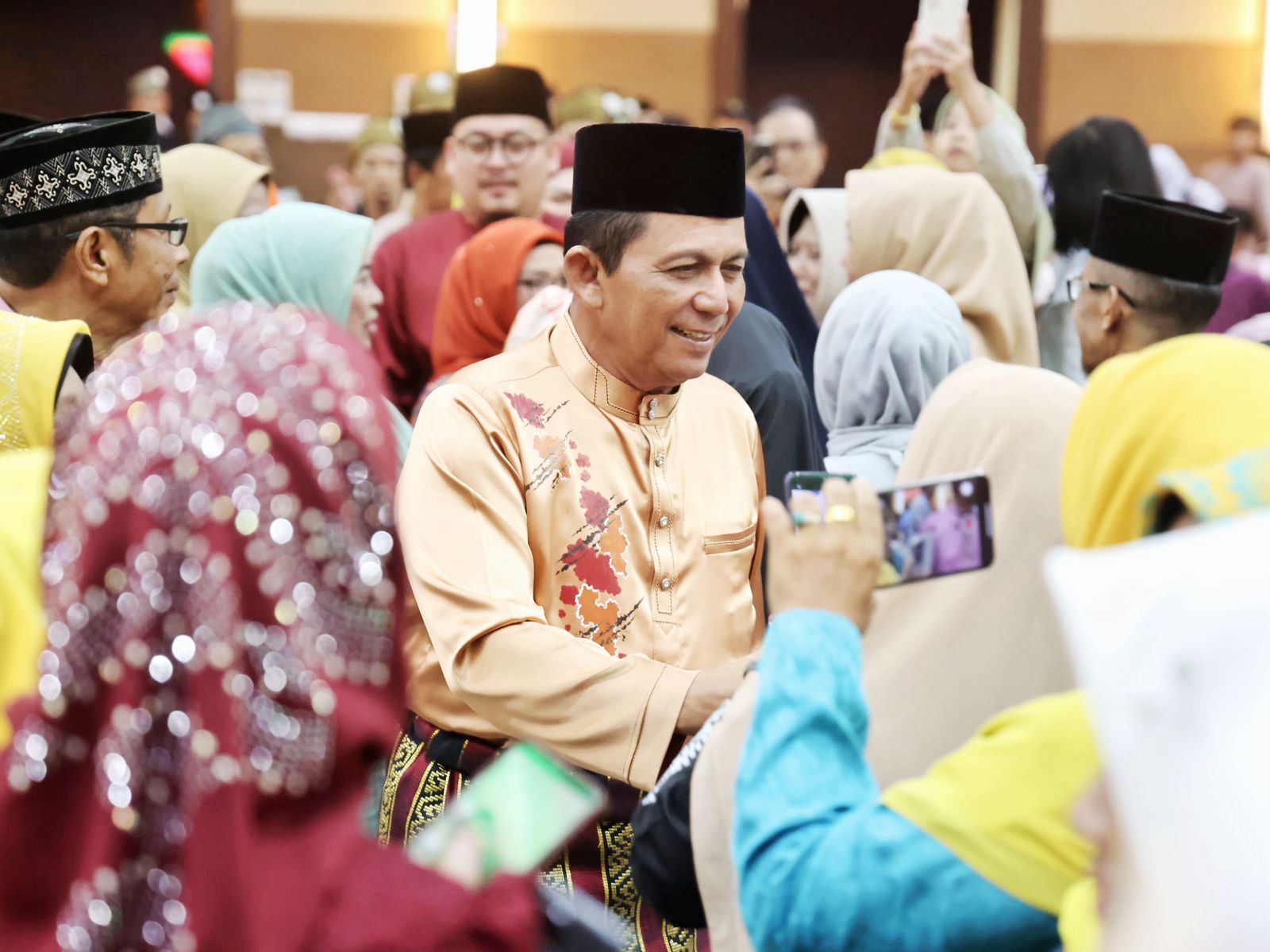 Silaturahmi Penuh Makna, Gubernur Ansar Ajak Masyarakat Kepri di Pekanbaru Bersatu Majukan Daerah