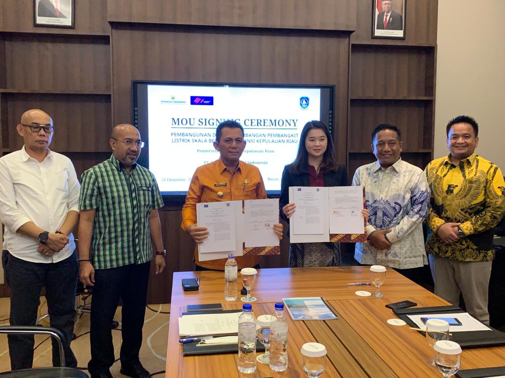 Pemprov Kepri & PT Marubeni Global Teken MoU Untuk Membangun PLTS