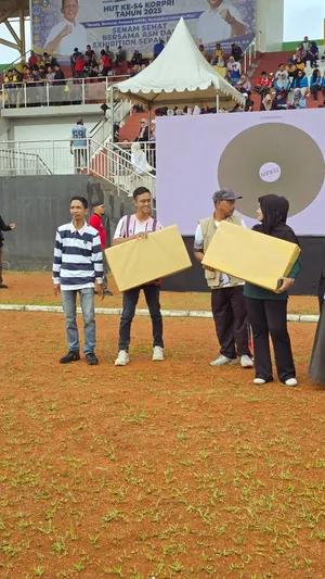 Semarak HUT KORPRI ke 54 - Dinas Kesehatan Provinsi Kepulauan Riau Juara Lomba Pantun