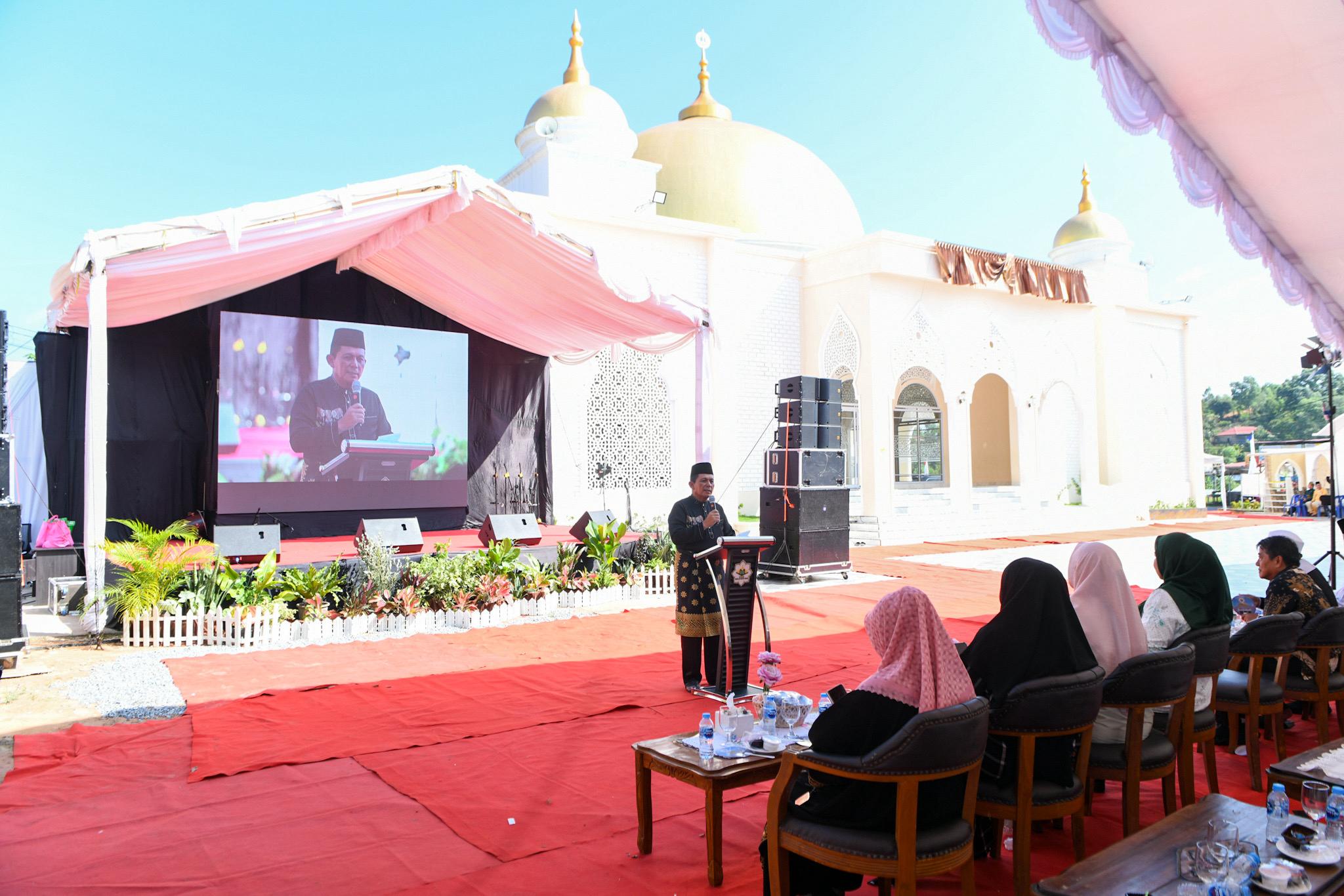 Penuh Khidmat, Gubernur Ansar dan Jamaah Hadiri Tabligh Akbar Masjid Al-Iltizam