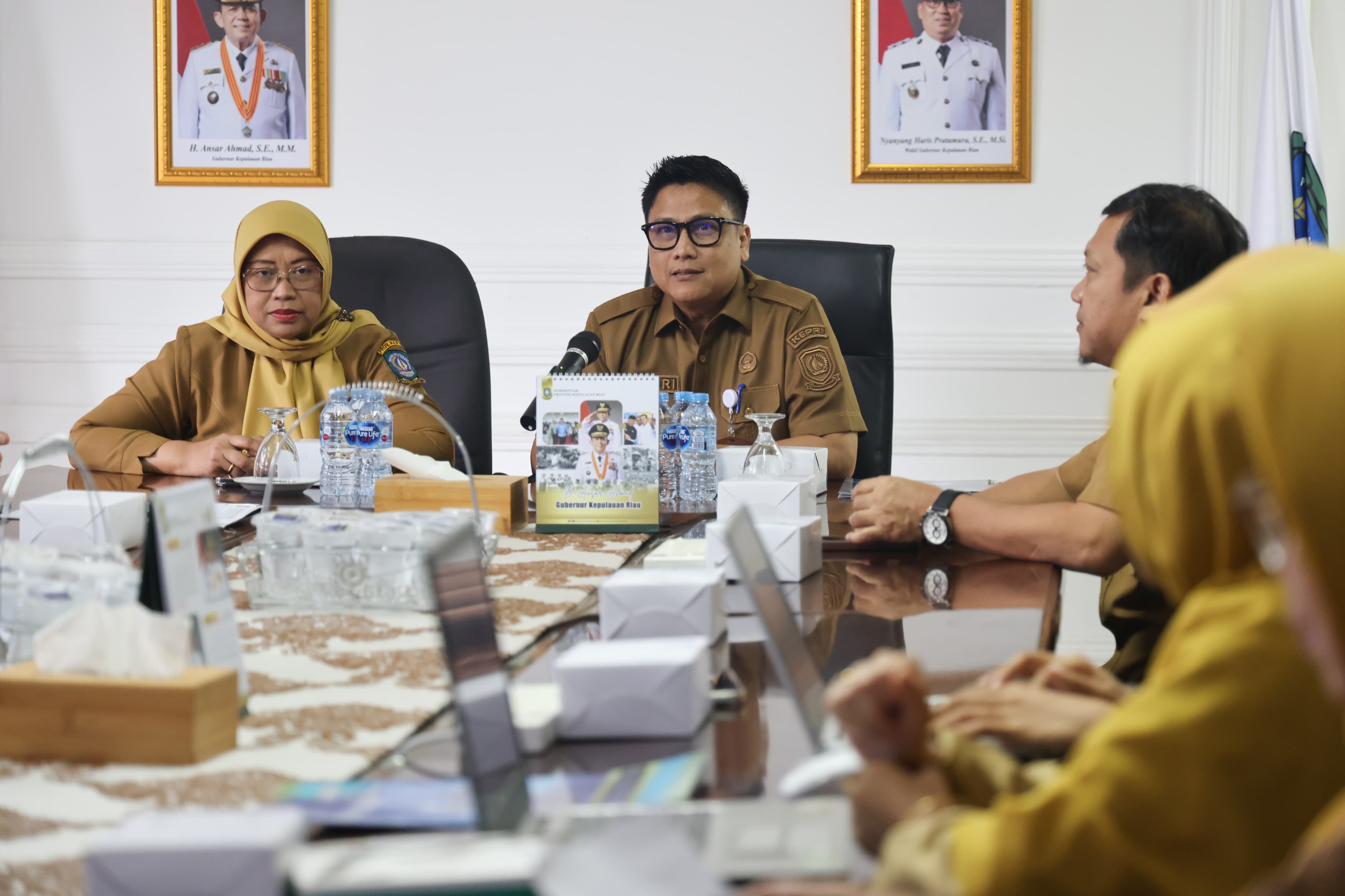 Dorong Transparansi Anggaran, Diskominfo Kepri Serahkan Rekomendasi Integrasi TTE SIPANGKAS ke BKAD