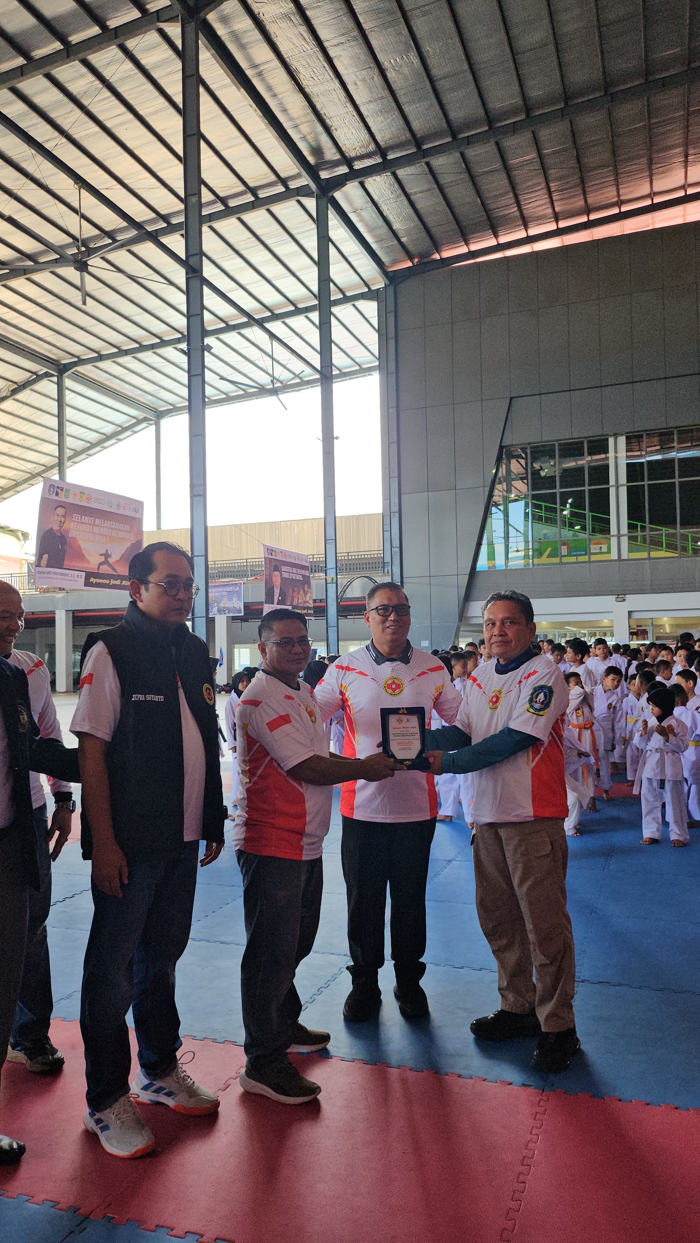 Wagub Nyanyang Harap BKC Jadi Wadah Tampilkan Kemampuan Terbaik Karateka Kepri