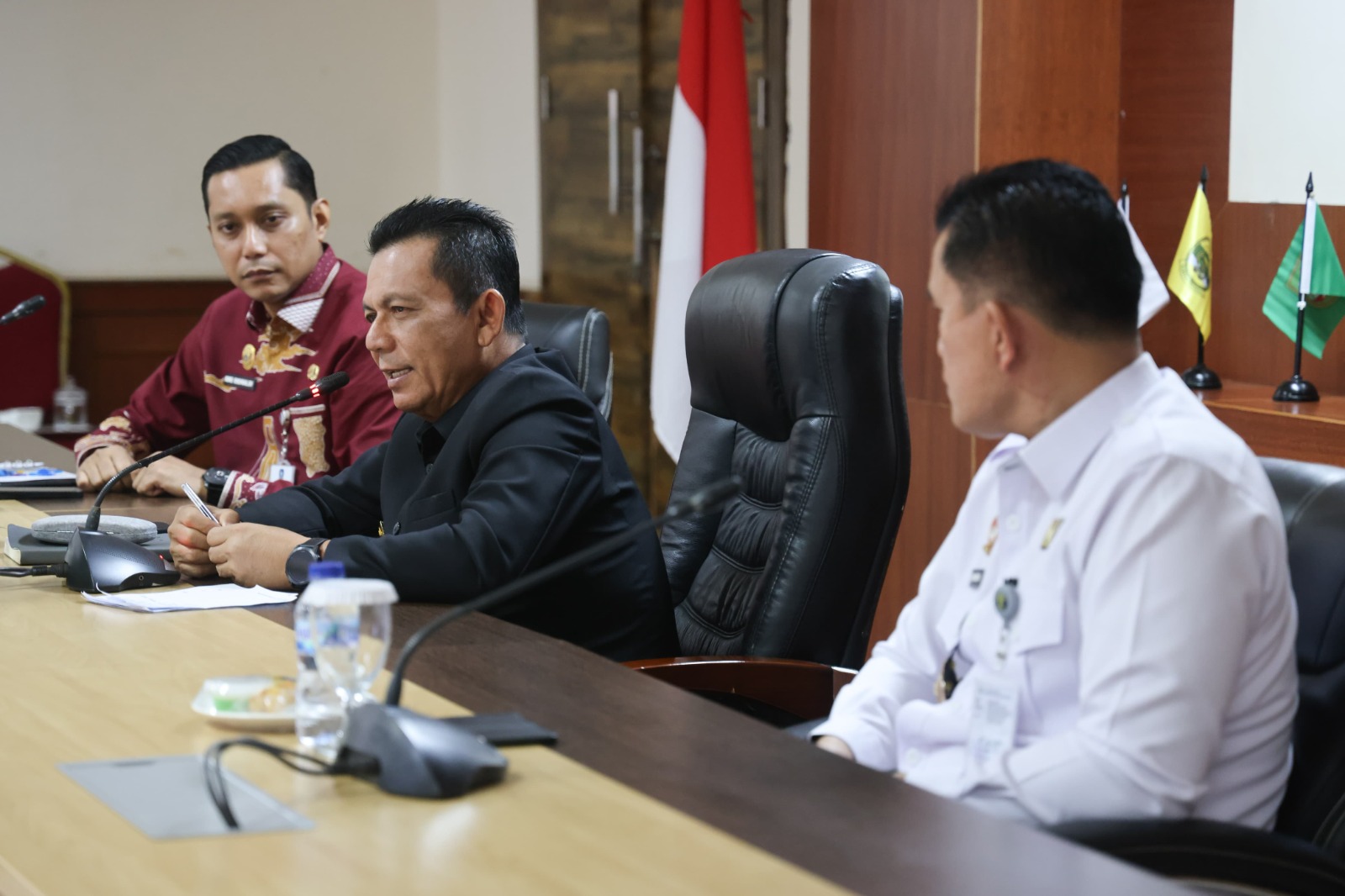 Gubernur Ansar Pimpin Rapat Persiapan Peluncuran Koperasi Desa Merah Putih di Kepri