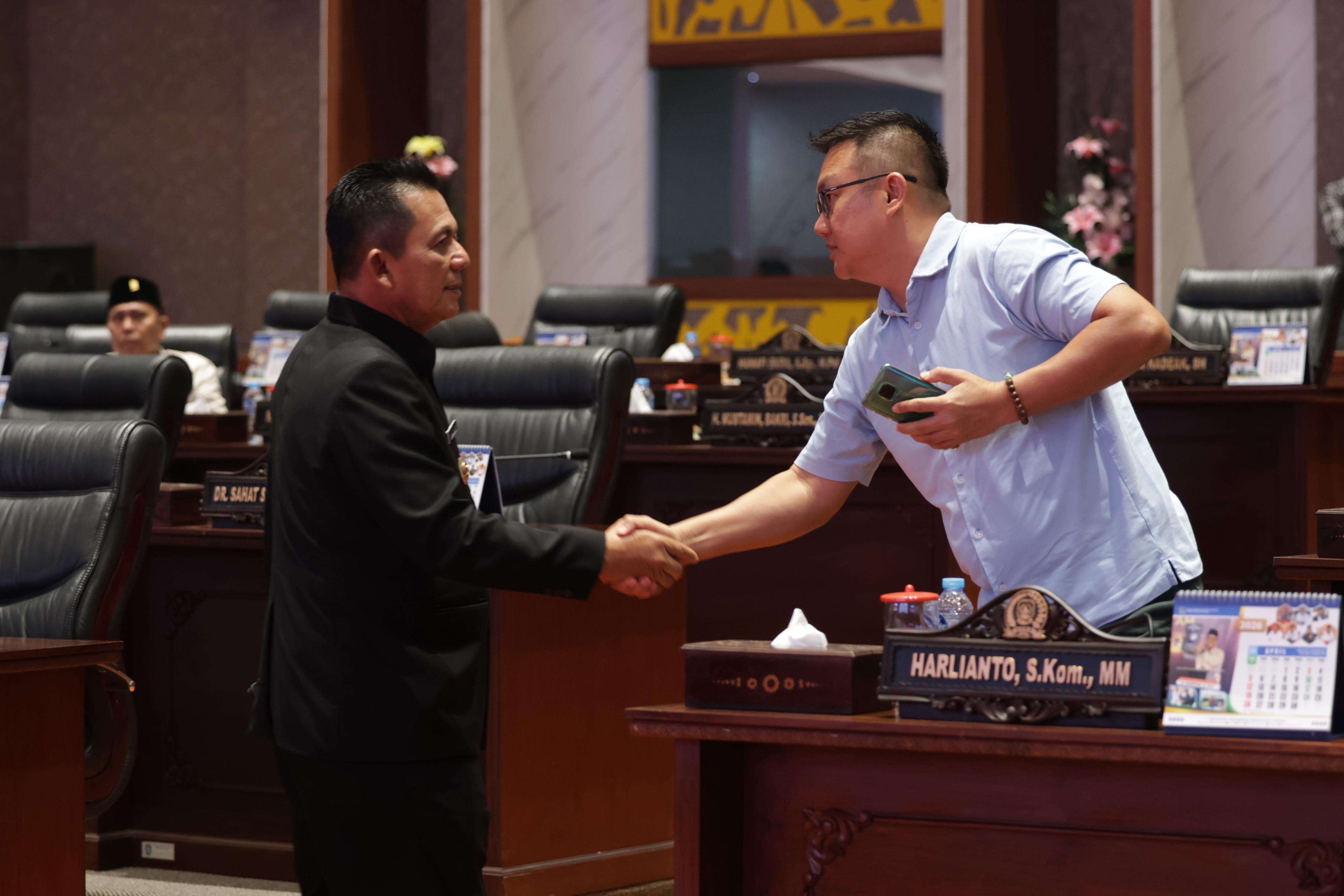 Gubernur Ansar Siap Tindak Lanjut Rekomendasi Strategis DPRD Kepri
