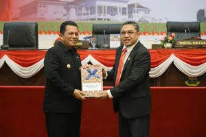 Gubernur Ansar Sampaikan Rancangan KUA PPAS APBD 2024 dan APBD-P 2023