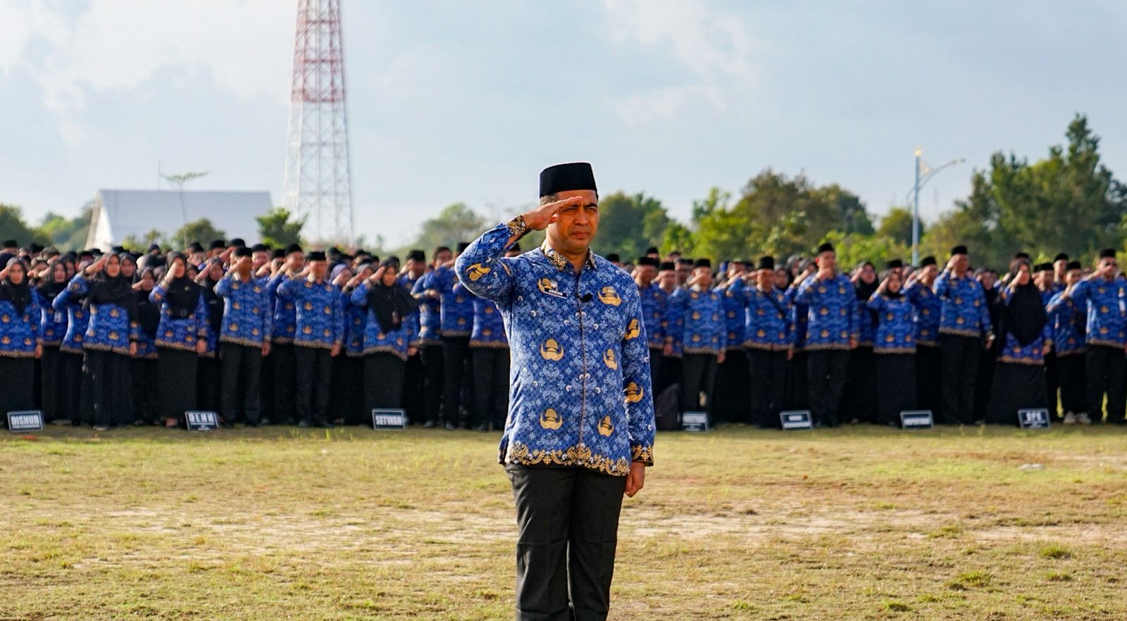 Sekdaprov Kepri Pimpin Upacara Peringatan  HUT RI Ke 80 Bersama ASN
