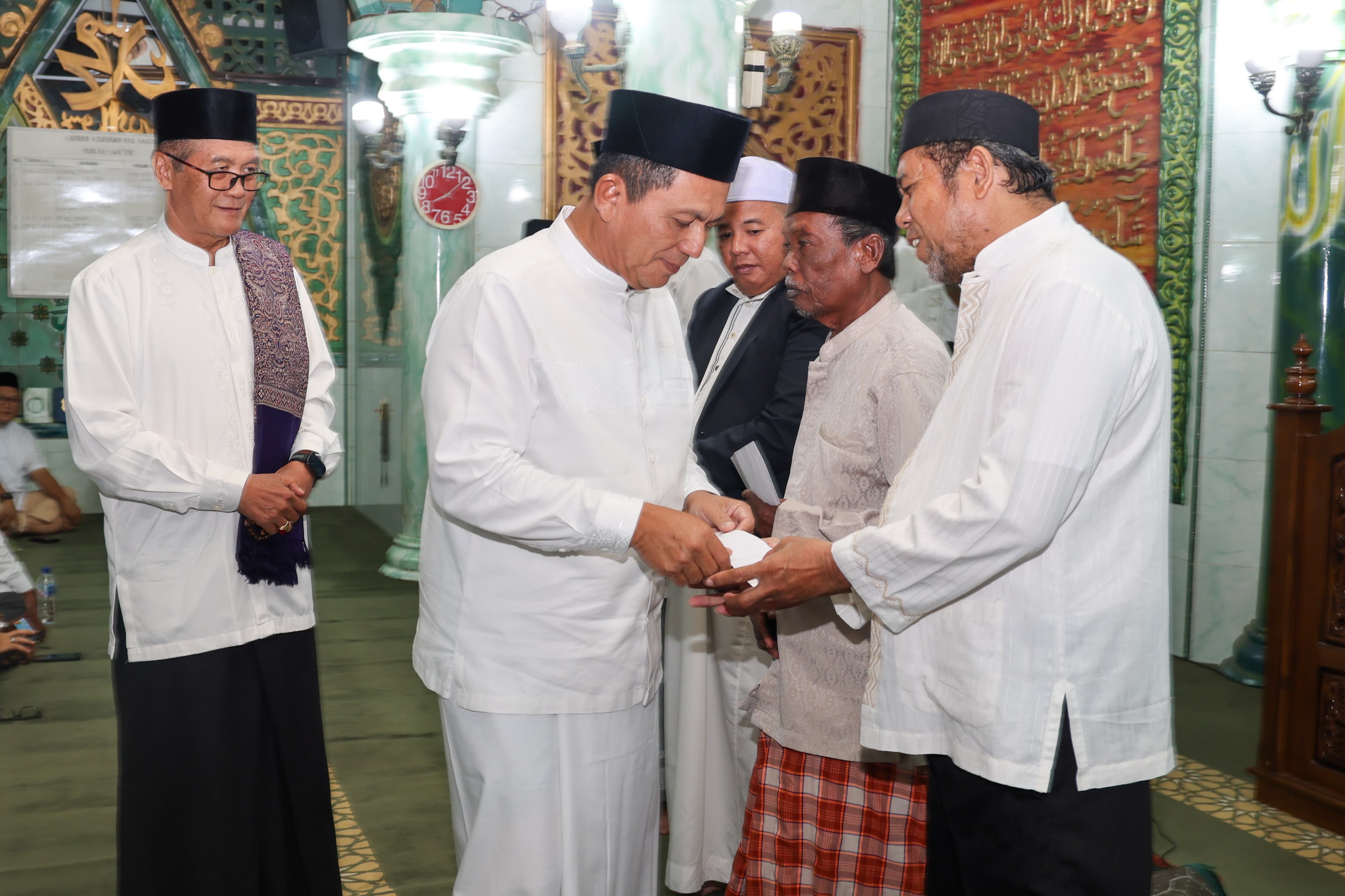 Safari Ramadhan Gubernur Ansar di Masjid Nur Al Weini Tanjungpinang