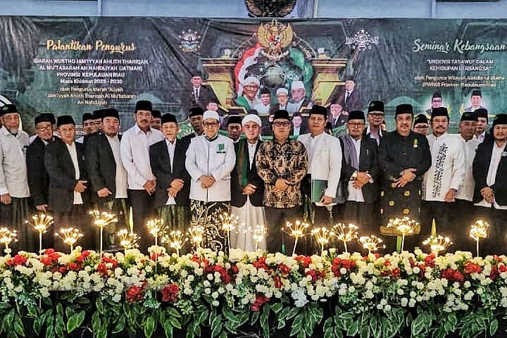 Pelantikan JATMAN Kepri, Wagub Nyanyang Dorong Penguatan Islam Wasathiyah di Tengah Masyarakat