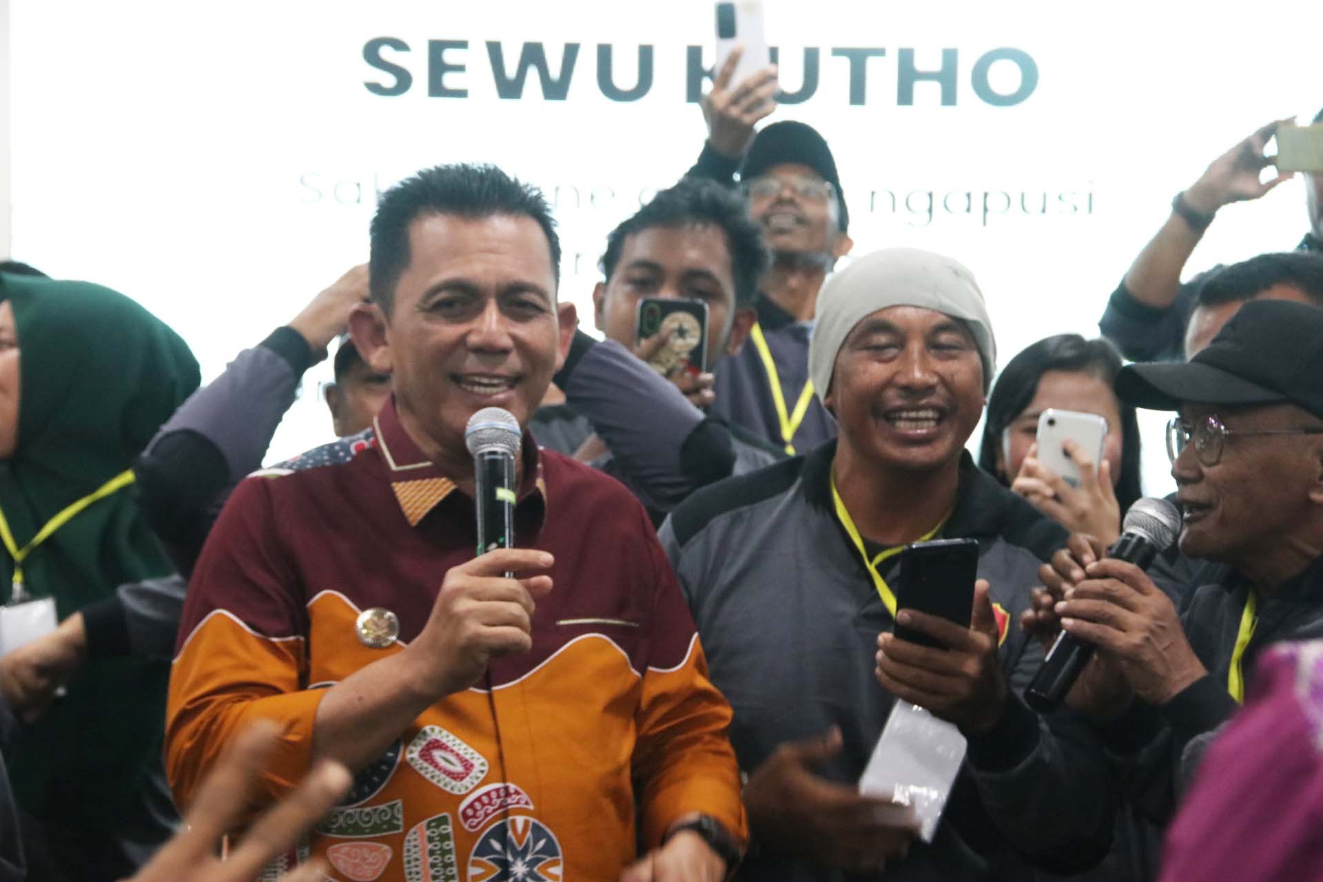 Gubernur Ansar Dorong Satlinmas Jadi Garda Terdepan Jaga Ketertiban Pemilukada 2024