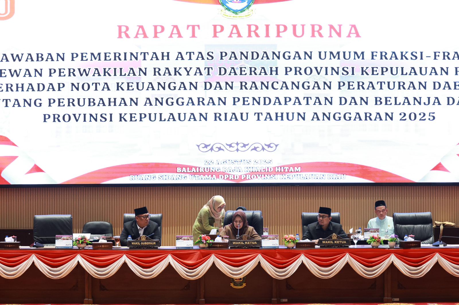 Wagub Nyanyang Hadiri Paripurna Pandum Fraksi DPRD