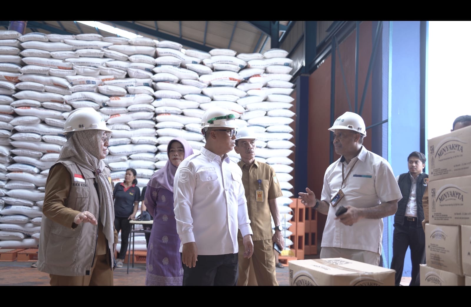 Tinjau Bulog Batam, Wagub Nyanyang Pastikan Stok Beras Aman Sampai Lebaran 2026