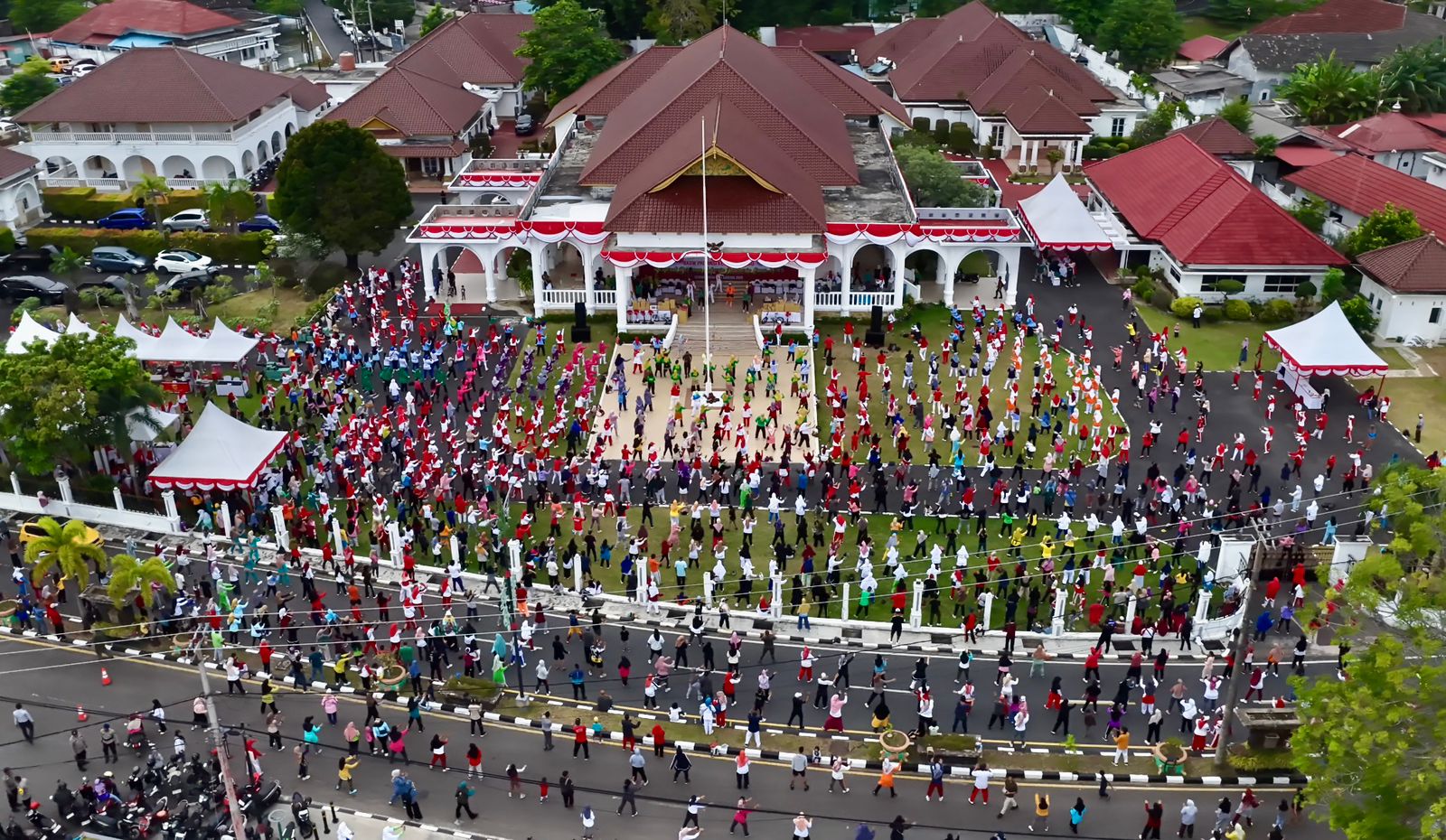 Ribuan Warga Tanjungpinang Antusias Ikuti Senam Sehat Bersama BKOW Kepri