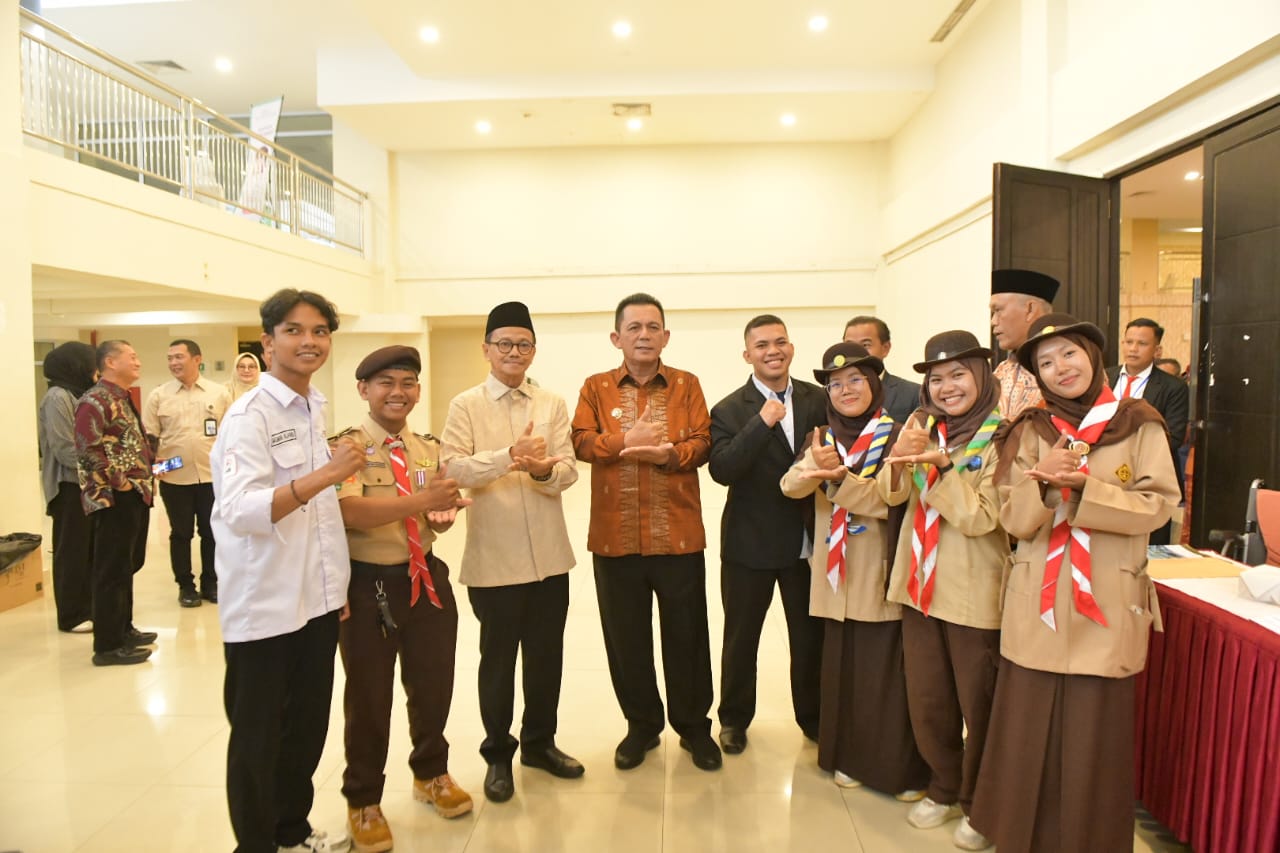 Gubernur Ansar Tegaskan SDM Adaptif sebagai Kunci di Era Society 5.0 pada Wisuda STAIN SAR Kepri
