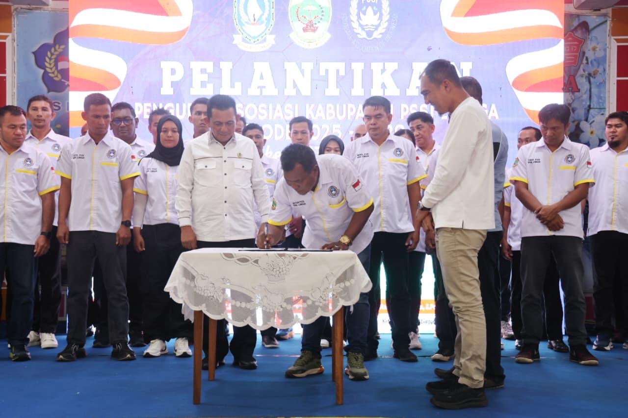 Lantik Pengurus Askab PSSI Lingga, Ansar: Sepak Bola Lingga Harus Jadi Lumbung Talenta Kepri