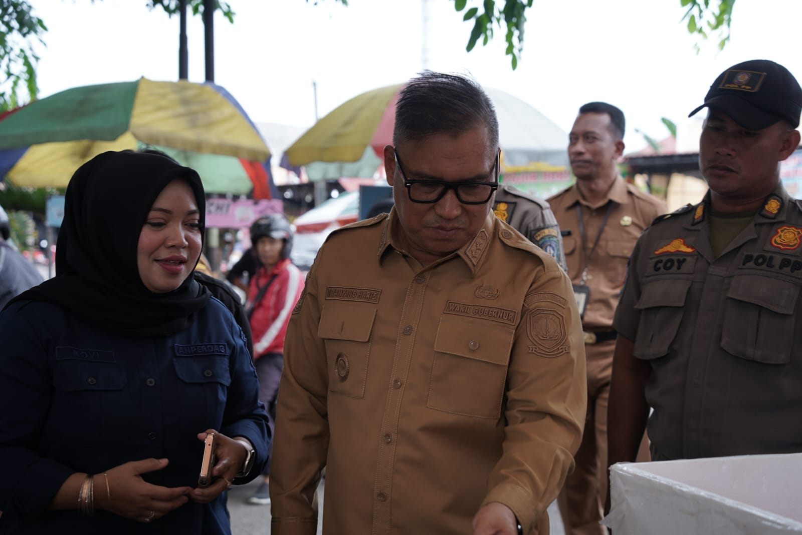 Wagub Nyanyang Buka Bazar Pangan Murah
Jaga Stabilitas Harga Bahan Pokok Jelang Nataru