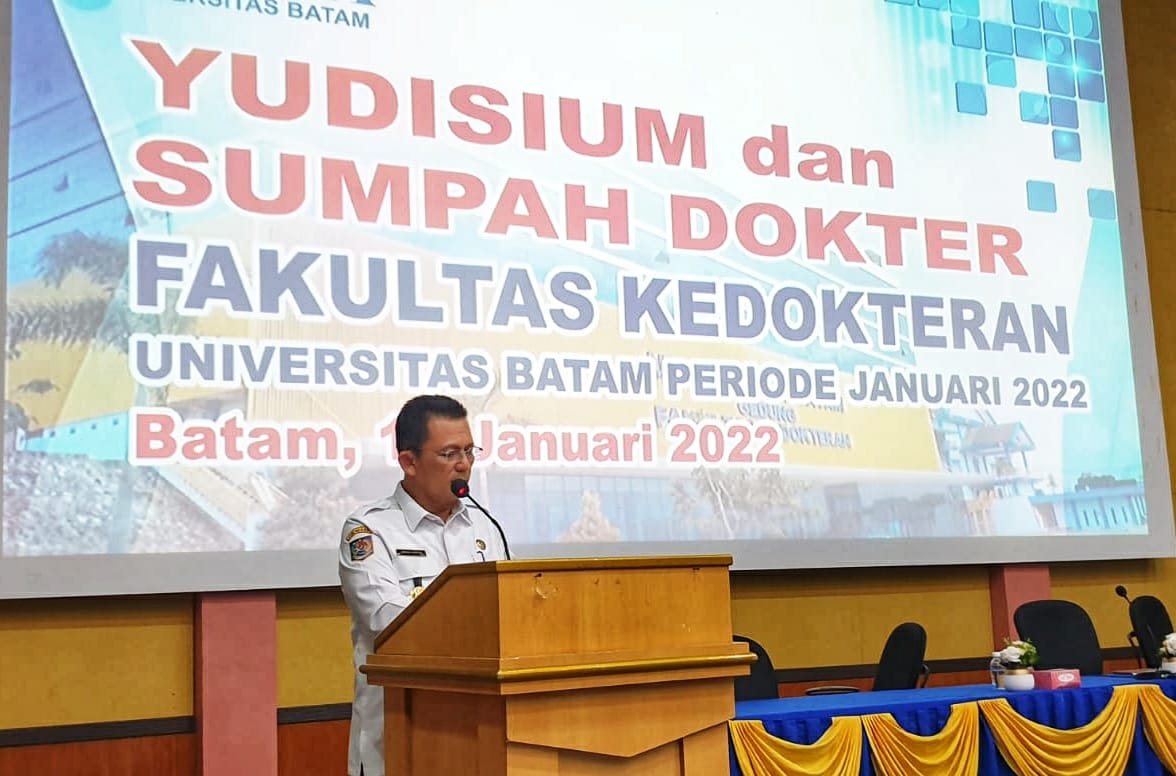 Gubernur Ansar Hadiri Yudisium &amp; Pengucapan Sumpah Dokter UNIBA