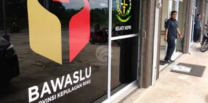 Bawaslu Kota Tanjungpinang Lantik 12 Anggota Panwascam, untuk Pengawasan Pilgub 2020