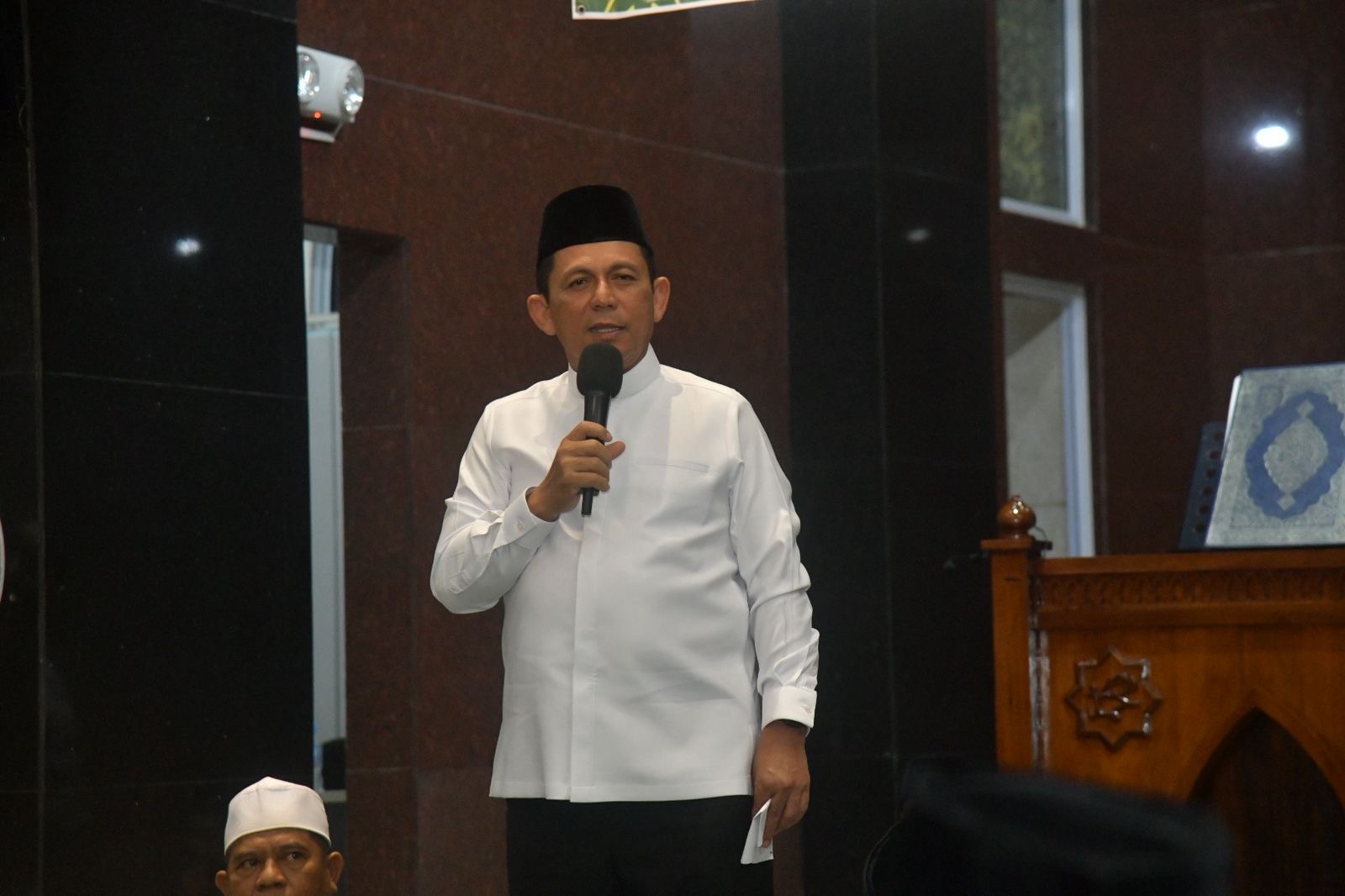 Di Masjid Al Khoir Batam, Gubernur Ansar Ajak Masyarakat Sambut Ramadhan dengan Iman dan Syukur
