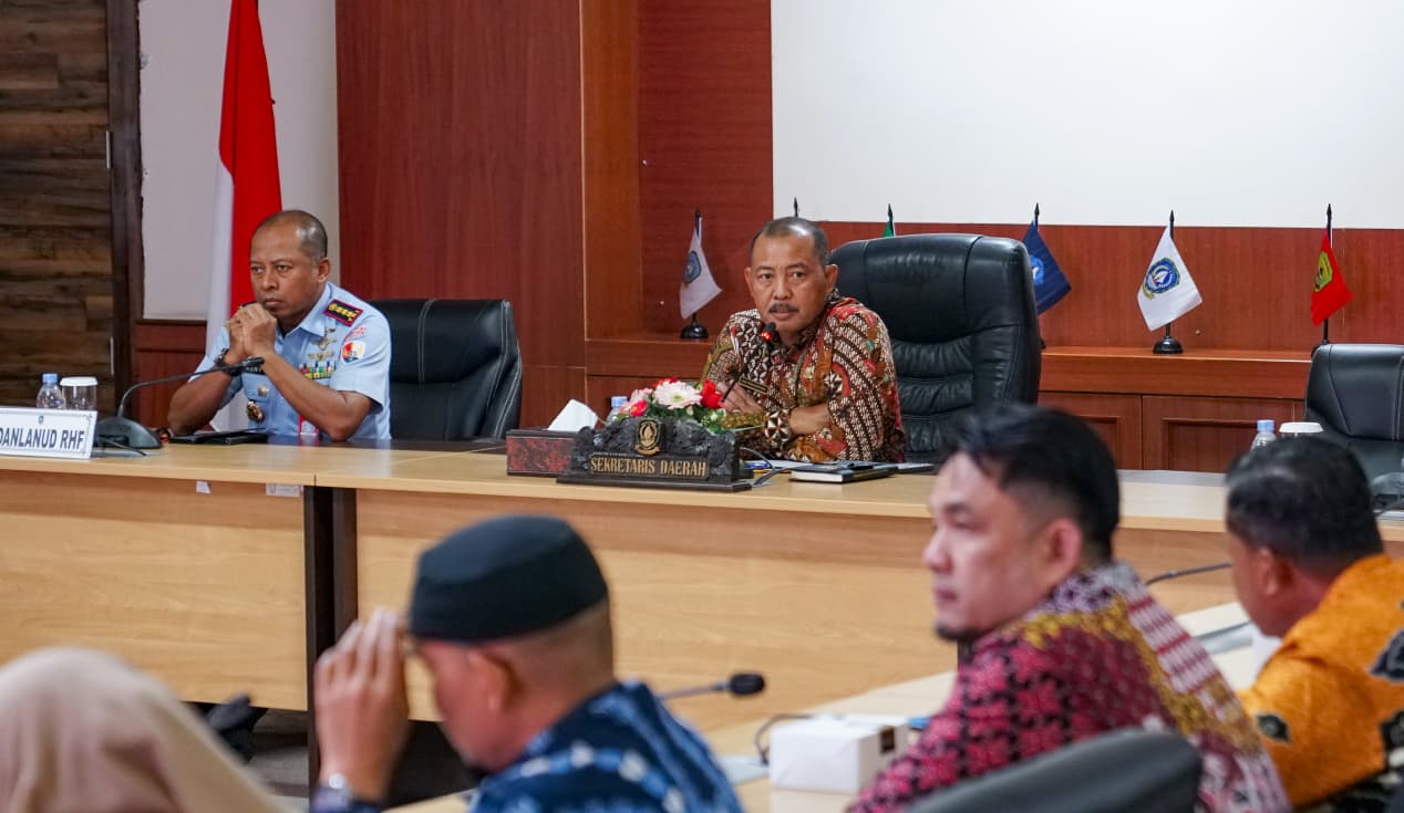 Sekda Kepri Pimpin Rapat Persiapan HUT 80 Kemerdekaan RI