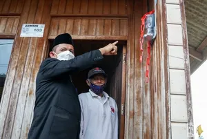 Gubernur Resmikan Listrik Masuk Desa di Dua Dusun di Natuna
