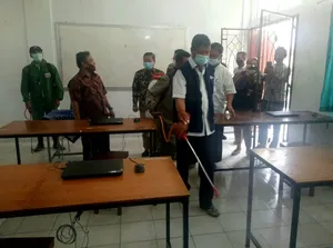 Isdianto Tinjau Kesiapan Panitia Penyelenggara Ujian Tulis Berbasis Komputer