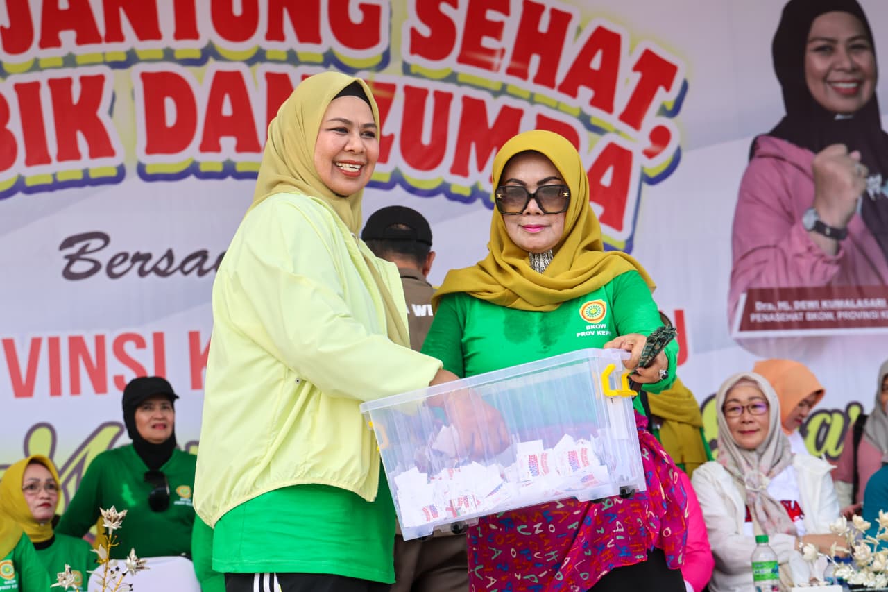 Ribuan Warga Tanjungpinang Antusias Ikuti Senam Sehat Bersama BKOW Kepri