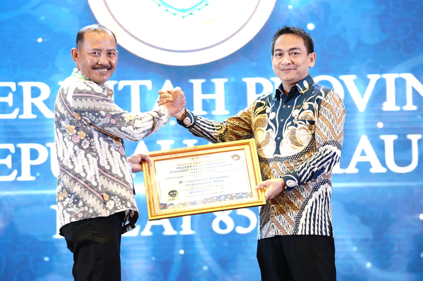 Pemprov Kepri Terima Anugerah dari Ombudsman RI Predikat Kepatuhan Standar Pelayanan Publik