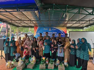 Penyerahan Paket Pencegahan Balita Risiko Stunting dan Masker Anak di Kampung KB ABYAKTA, Kelurahan Pinang Kencana, Tanjungpinang