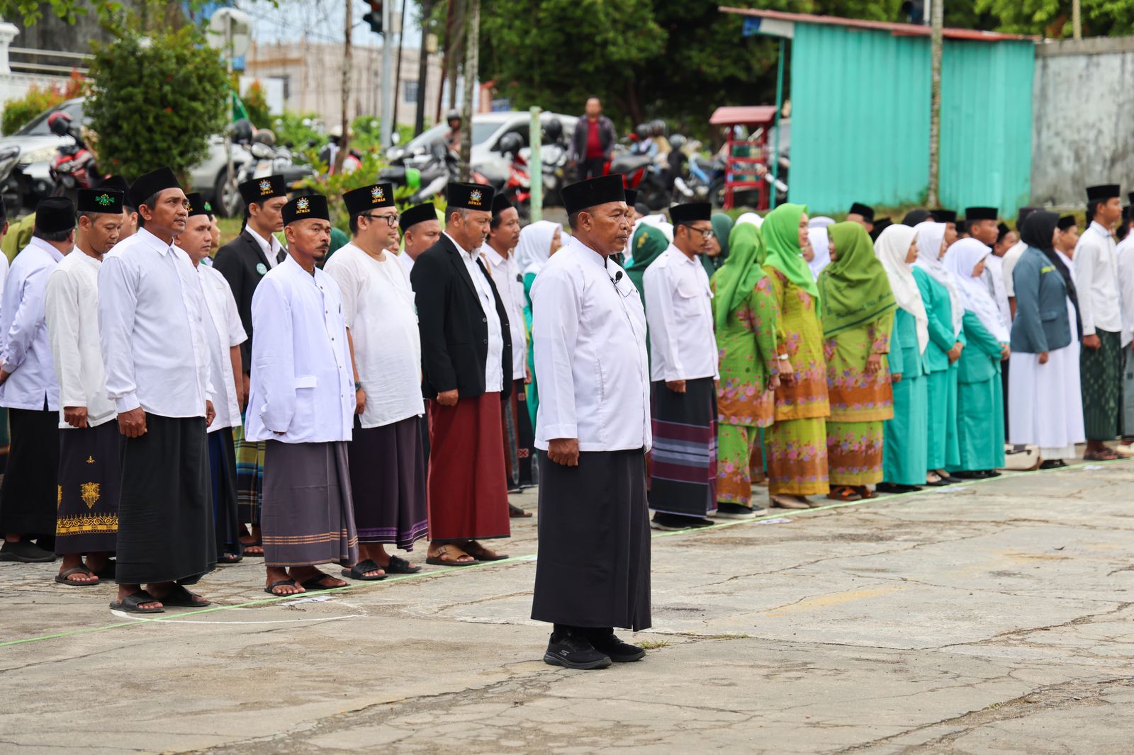 Pimpin Upacara Hari Santri 2025 di PWNU, Wagub Nyanyang Ajak Santri Kepri Jadi Penggerak Peradaban Dunia