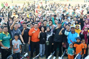 Ribuan Insan Pendidikan Ikuti Jalan Sehat Provinsi Kepri di Batam