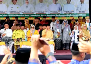 Gubernur Ansar Lepas Pawai Ta'aruf dan Kereta Hias STQH X Kepri